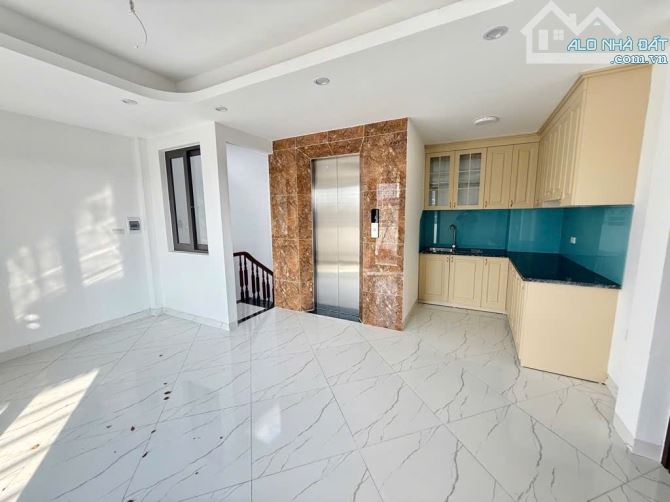 NHÀ MỚI KÍNH KOONG CỔ NHUẾ, 6 TẦNG THANG MÁY DT 40M, Ô TÔ GẦN NHÀ. - 1