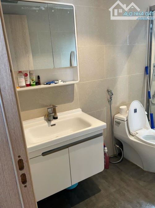 Căn Hộ 8 Tầng Full Nội Thất – View Hồ Tây – Giá Chỉ 19.9 Tỷ!! - 1