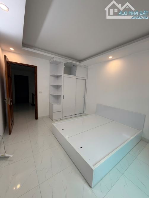 Nhà đẹp Lai Xá phân lô ô tô 45m 5 tầng mặt tiền 4,1m giá bán 7,15 tỷ - 1