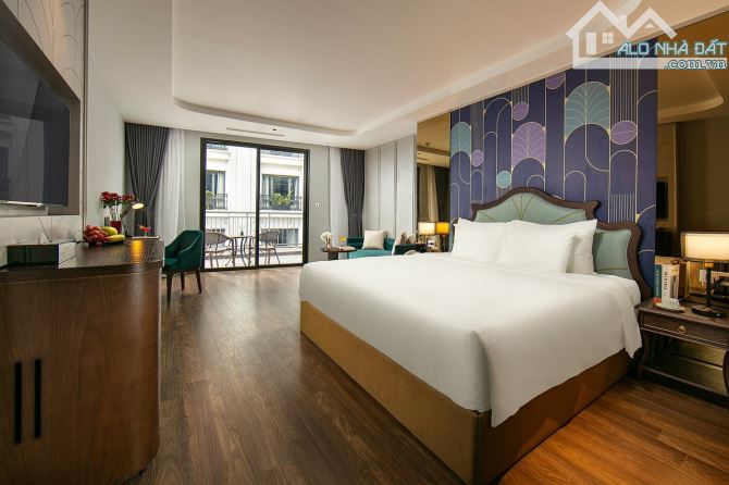 Chủ ngộp Bank giảm 50 Tỷ - Khách Sạn MP Cổ 360m2 x MT 12m - 930 tỷ - cho thuê 50 tỷ/năm