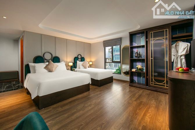 Chủ ngộp Bank giảm 50 Tỷ - Khách Sạn MP Cổ 360m2 x MT 12m - 930 tỷ - cho thuê 50 tỷ/năm