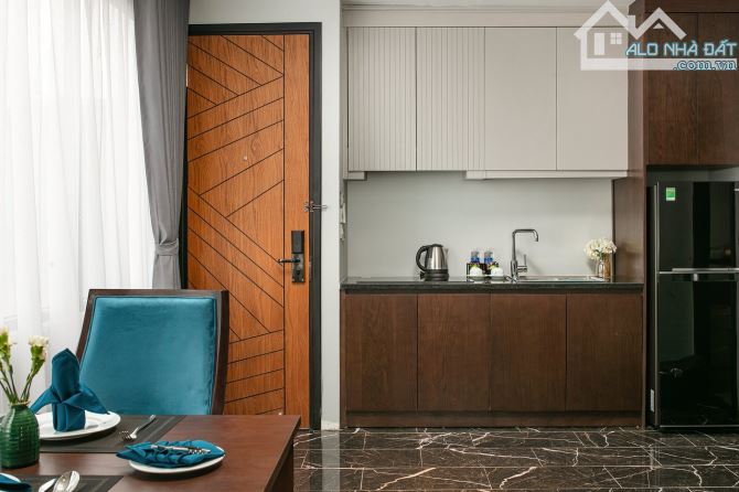 Chủ ngộp Bank giảm 50 Tỷ - Khách Sạn MP Cổ 360m2 x MT 12m - 930 tỷ - cho thuê 50 tỷ/năm