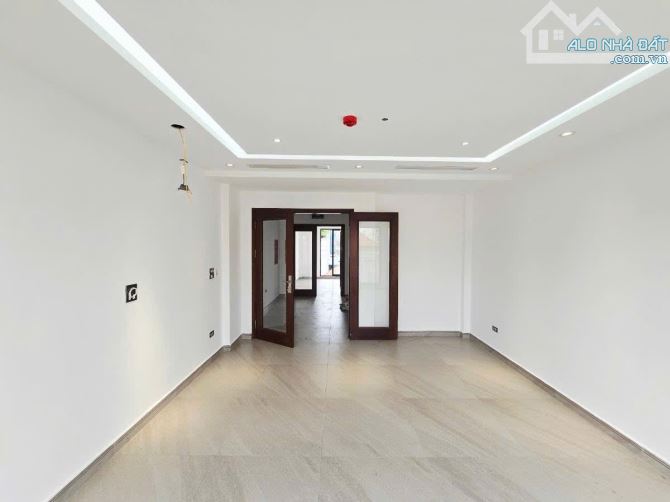 Phân Lô Xây Mới Trung Tâm Hoàng Quốc Việt - DT 65m2 × 7Tầng Thang Máy Vừa Ở Vừa Kinh doanh - 2