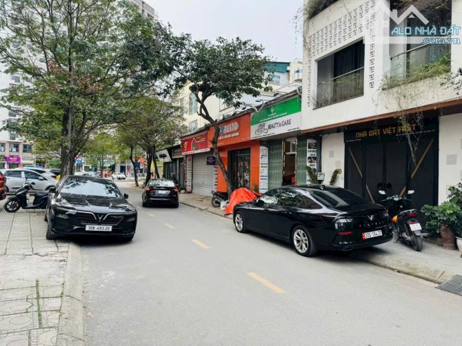 💥 Hàng Hiếm Mặt Phố Nguyễn Văn Hưởng - Việt Hưng DT 108m2 - MT 6m vuông vắn, 2 thoáng - 2