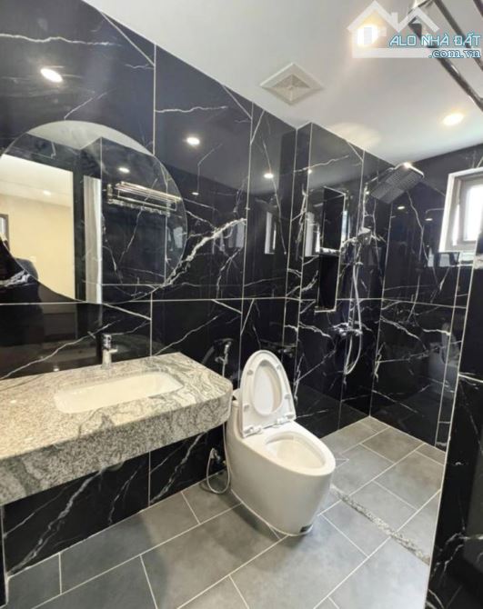 trung tâm long biên 50m ra ô tô tránh , nhà đẹp ở luôn , ô tô đỗ cửa tháng máy xịn sò - 2