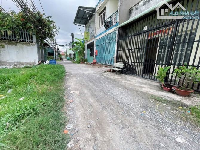 bán lô đất 90m2- thị trấn đức hòa- long an- gần trường đại học tân tạo - 2