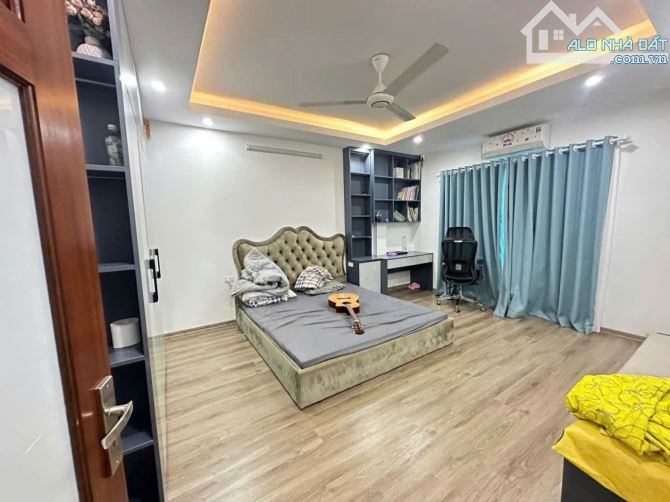 Bán Nhà Lạc Long Quân - DT 35m2 × 5Tầng  - Dân Xây Đẹp Full Nội Thất Ở Ngay - Cạnh Hồ Tây - 2