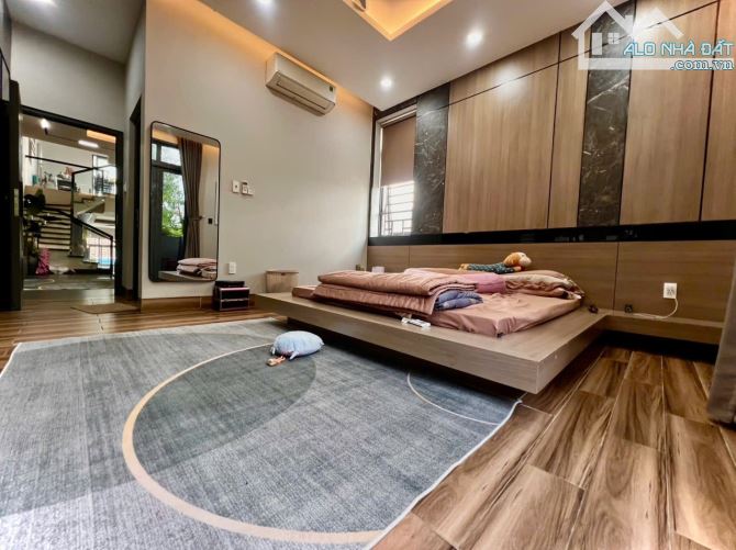 BÁN NHÀ 1 TRỆT 3 LẦU ĐẸP (DT: 5M x 32M) GÓC 2 MẶT TIỀN KINH DOANH ĐƯỜNG NGUYỄN ÁI QUỐC. - 2