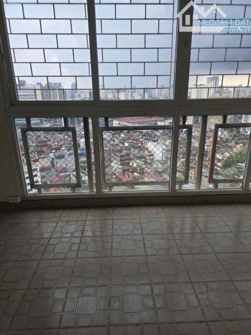 Cho thuê căn hộ dt 144m2 có thể làm văn phòng hoặc để ở lâu dài giá cực rẻ - 2