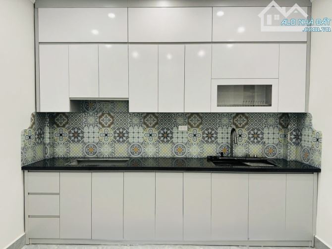 TT CẦU GIẤY-CÓ 102-TIỀM NĂNG TĂNG GIÁ-BÁN NHÀ 40M2 - 2