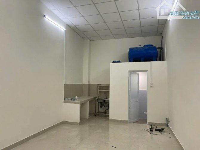 Bán nhà cấp 4 hẻm 5m đường Trường Chinh, 4x22.5m, có sân ô tô, giá 6.4 tỷ TL - 2