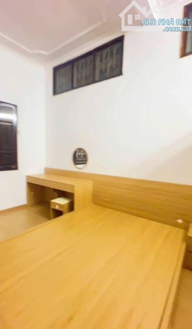 BÁN NHÀ PHỐ THÁI HÀ, ĐỐNG ĐA . DÂN XÂY KIÊN CỐ CHẮC CHẮN, NGÕ NÔNG, RỘNG THOÁNG, 50M RA MẶ - 2