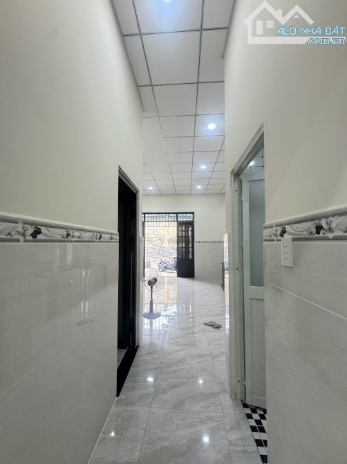 Bán nhà 70m2- Ngang 5.8M- 2 Phòng Ngủ. Đường Lã Xuân Oai, TNP A, sát TH Trương Văn Thành - 2