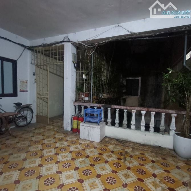 NGÕ NÔNG RỘNG, Ô TÔ ĐỖ CỬA, TẬP THỂ 3 TẦNG, TRUNG TÂM QUẬN HBT, 2 PHÚT LÊN PHỐ CỔ, VỀ CHỈ - 2