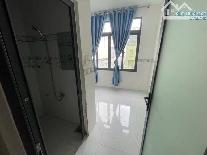 Bán nhà 4 lầu Bùi Văn Ba - Tân Thuận Đông. HXH 7PN, 6WC Nhỉnh 5 Tỷ - 2