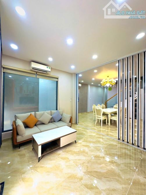 Bán Nhà Đẹp Đẳng Cấp Gần Sân Bay, 3 Tầng, 6x20m, 120m2, Full Nội Thất,  Chỉ 21 Tỷ - 2