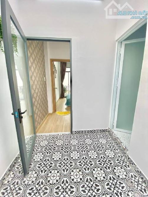 Bán nhà đường Bùi Quang Là, 2 tầng 60m2, hẻm 4m, Giá 4 tỷ 9 có thương lượng - 2