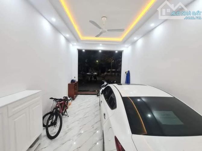 NHÀ ĐẸP QUANG TRUNG, 62M2, 6 TẦNG, GARA ÔTÔ, VỈA HÈ, KINH DOANH SẦM UẤT NGÀY ĐÊM; 14.X Tỷ - 2