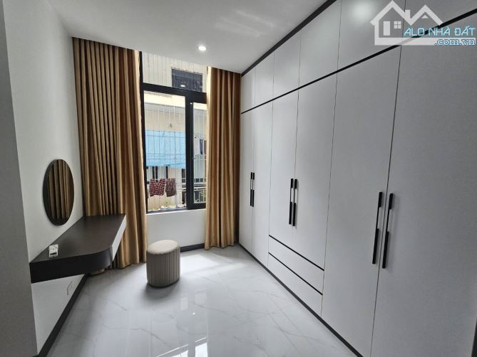 NHÀ ĐẸP - GIÁ RẺ - DT RỘNG - TT ĐỐNG ĐA - TIỆN ÍCH ĐỦ ĐẦY - TẶNG NỘI THẤT - 9.3 TỶ - 2