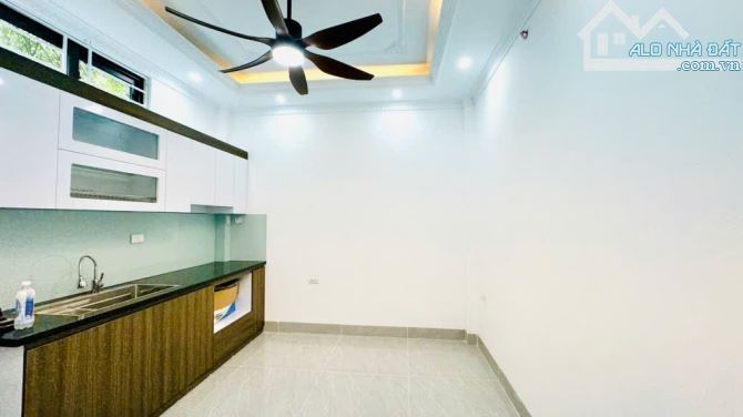 Bán nhà 5 tầng mới Quán Tình, ô tô đỗ cửa, lô góc, ô chờ thang máy, dt 45m2 - 2