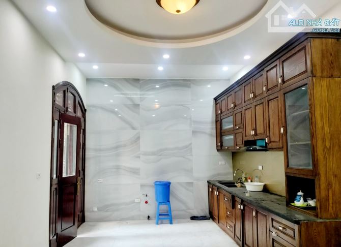 Nhà phân lô Ô tô Hoàng Cầu Đống Đa 56m 4T ở sướng Kinh doanh vỉa hè 26.5 tỷ - 2