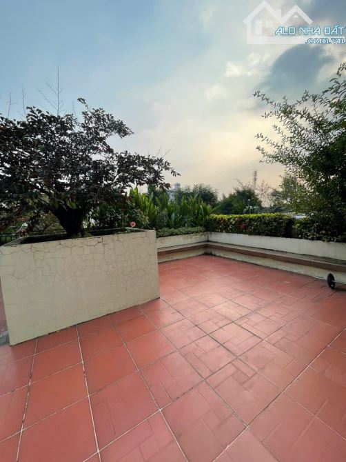 BIỆT THỰ NGANG KHỦNG 12M – KDC SADECO PHƯỚC KIỂNG – SÂN VƯỜN RỘNG – GIÁ TỐT NHẤT KHU VỰC - 3