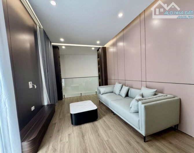 trung tâm long biên 50m ra ô tô tránh , nhà đẹp ở luôn , ô tô đỗ cửa tháng máy xịn sò - 3