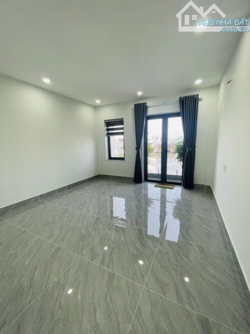 BÁN NHÀ HXT GIÁ 6,3 TI, 5 TẦNG, ĐƯỜNG LÂM THỊ HỐ, Q12. - 3