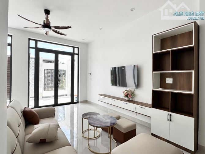NHÀ FULL NỘI THẤT 3 PHÒNG NGỦ HẺM Y WANG: 2.29 tỷ - 3