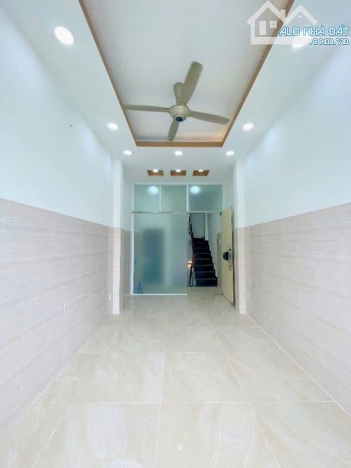 BÁN NHÀ 5 TẤM HẺM 8M MỚI ĐẸP 4PN GIÁP Q1 GẦN ĐẠI HỌC LUẬT GIÁ 5TỈ NHĨNH - 3