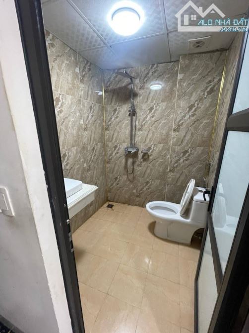 BÁN NHÀ AN DƯƠNG VƯƠNG  - 50M RA Ô TÔ TRÁNH - 30M2 - 6 TẦNG -7.1 TỶ - 3