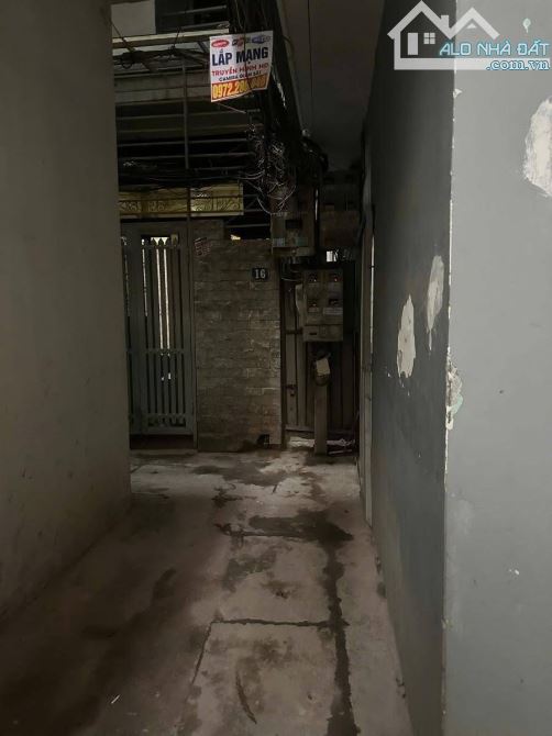 Bán đất Minh Khai 29m2, mt 3m, nhà c4 gần oto tránh, sổ vuông. Giá 5.75 tỷ có TL - 3