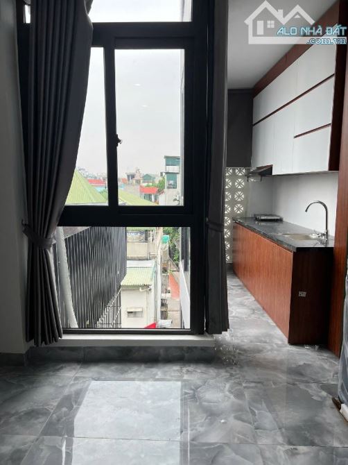 Tòa nhà_Long Biên_ 12 phòng khép kín _7 Tầng thang máy -500tr/1 năm - 3