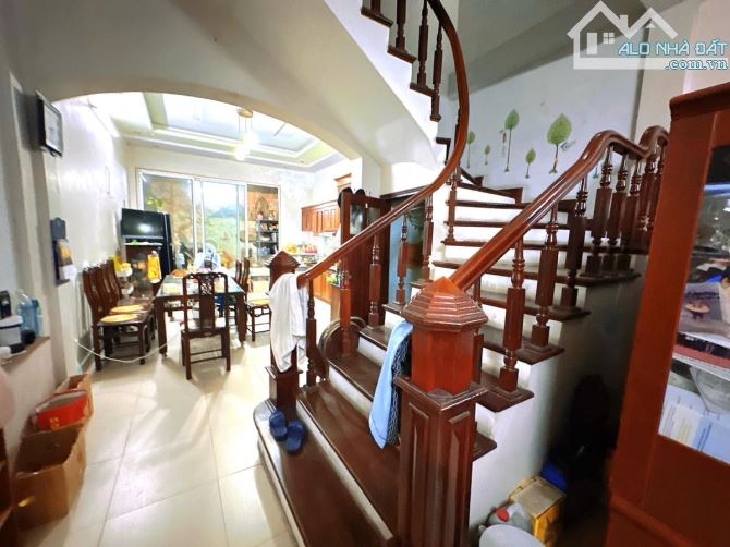 Bán Nhà Phố Cầu Giấy DT 80M 5 Tầng Ngõ Nông Gần Mặt Phố Nhà Dân Xây Nhỉnh 16 Tỷ - 3