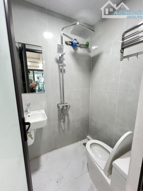 CẦN BÁN CCMN NGÃ TƯ SỞ - 55M LÔ GÓC - 12 PHÒNG KK - DT 65TR/THÁNG- CHÀO GIÁ 16.2 TỶ CÓ TL. - 3