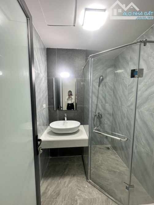 🌟 NHÀ ĐẸP KẺ TẠNH, LONG BIÊN 30M2/5 TẦNG/5.8 TỶ - BA BƯỚC RA Ô TÔ,GẦN TRƯỜNG QT,CV 🌟 - 3