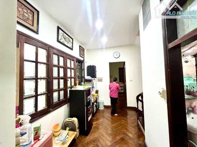 PHÂN LÔ VIP NHẤT CẦU GIẤY - NGÕ TO HƠN PHỐ - ÔTÔ TRÁNH -  VỈA HÈ ĐÁ BÓNG - KINH DOANH - 3