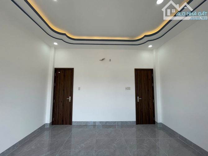 bán nhà 3 tầng thiết kế độc lạ - 4