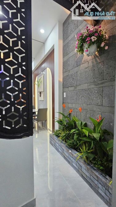 Chỉ 2 tỷ 380tr nhà 1tr 1 lầu shr có hoàn công cách GÒ HƯU khoảng 200m.. Hẻm 4m thông - 4