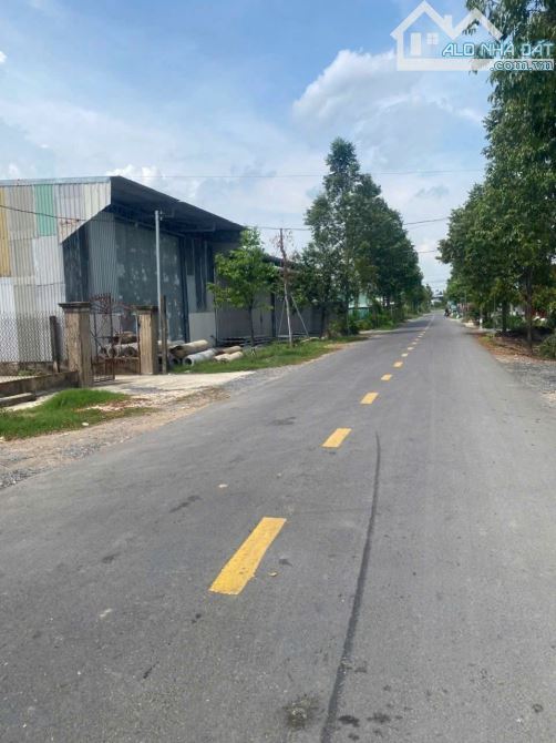 Nhà kho mặt tiền đường ấp 10 , xã Lương Hòa, Bến lức ,Long An dt 545m2 giá 4,5 tỷ - 4