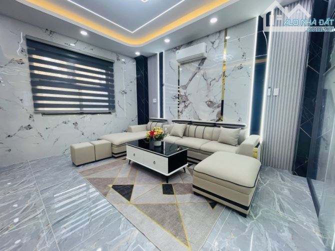 BÁN NHÀ HXT GIÁ 6,3 TI, 5 TẦNG, ĐƯỜNG LÂM THỊ HỐ, Q12. - 4