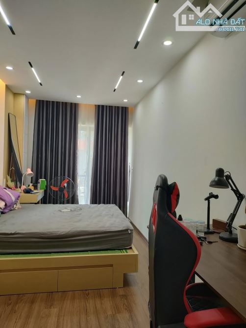 NHÀ ĐẸP, 7 TẦNG, THANG MÁY, PHÂN LÔ,OTO TRÁNH, DÒNG TIỀN300TR/N. KHU B YÊN NGHĨA 50M 14 TỶ - 4