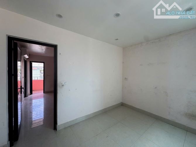 Bán Nhà Phố Trần Khát Chân, Nguyễn Khoái - 30M ra mặt phố - 55m2 x 4 Tầng - Giá 10,6 Tỷ - 4