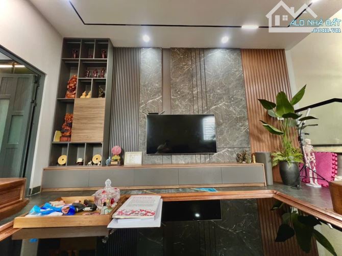 BÁN NHÀ 1 TRỆT 3 LẦU ĐẸP (DT: 5M x 32M) GÓC 2 MẶT TIỀN KINH DOANH ĐƯỜNG NGUYỄN ÁI QUỐC. - 4