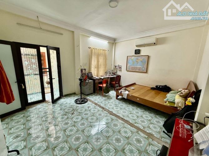 CHÍNH KINH – NGÕ THÔNG - LÔ GÓC 2 MẶT THOÁNG – 40M2 – 5 TẦNG –  9,8 TỶ – GIÁ ĐẦU TƯ - 4