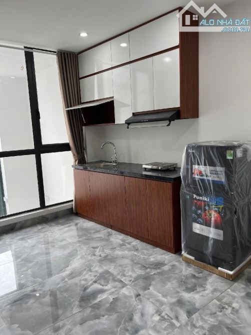 Tòa nhà_Long Biên_ 12 phòng khép kín _7 Tầng thang máy -500tr/1 năm - 4