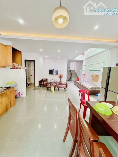 Bán nhà đẹp khu VIP Tân Bình hẻm nhựa 8m thông, nở hậu 6,7m, gần sân bay, 9 tỷ nhỉnh - 4