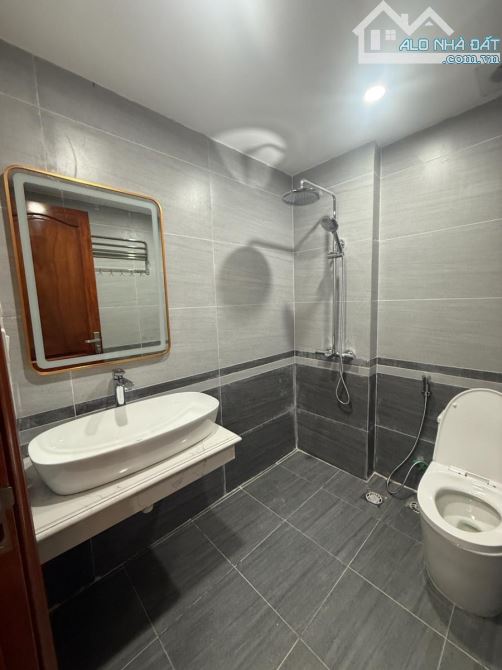 Bán nhà Lạc Trung 46m2, 6T thang máy phân lô, oto 4c đỗ cửa, kd văn phòng. Giá 14.8 tỷ