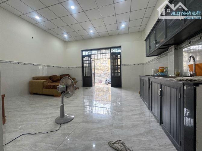 Bán nhà 70m2- Ngang 5.8M- 2 Phòng Ngủ. Đường Lã Xuân Oai, TNP A, sát TH Trương Văn Thành - 4