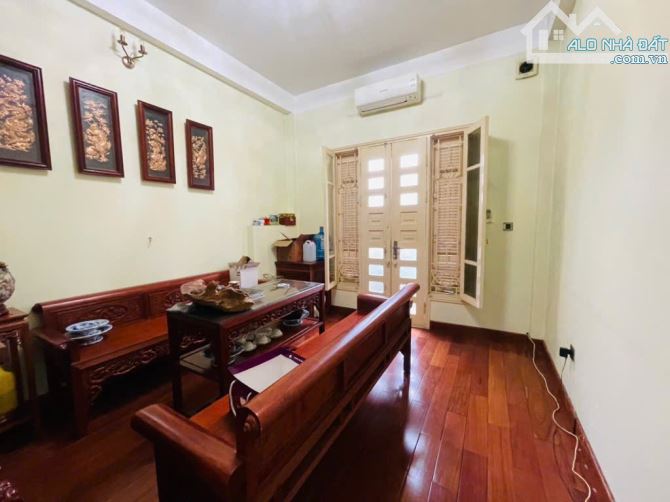 Bán nhà Phố Nguyễn Chí Thanh 42m2, gara ô tô, nhà phân lô ngõ ô tô rộng thoáng 2 mặt trước - 4